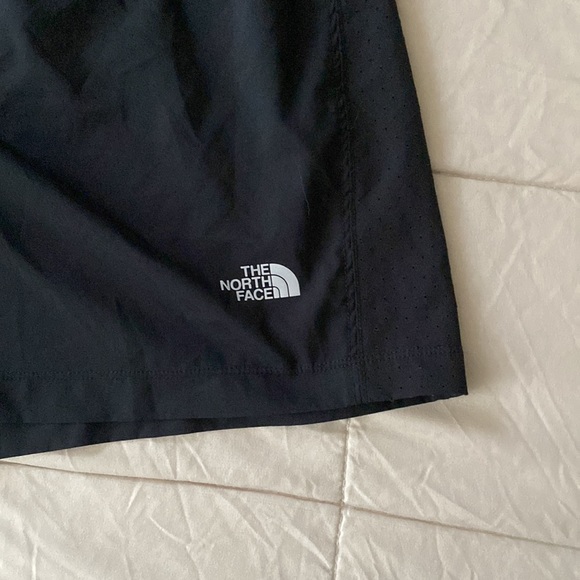 XL mens shorts- North Face - Picture 4 of 6